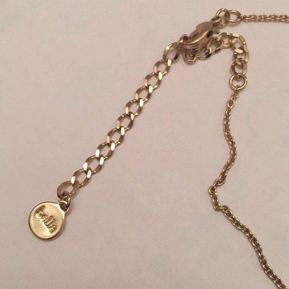 Crystal gold statement necklace. - Picture 5 of 8